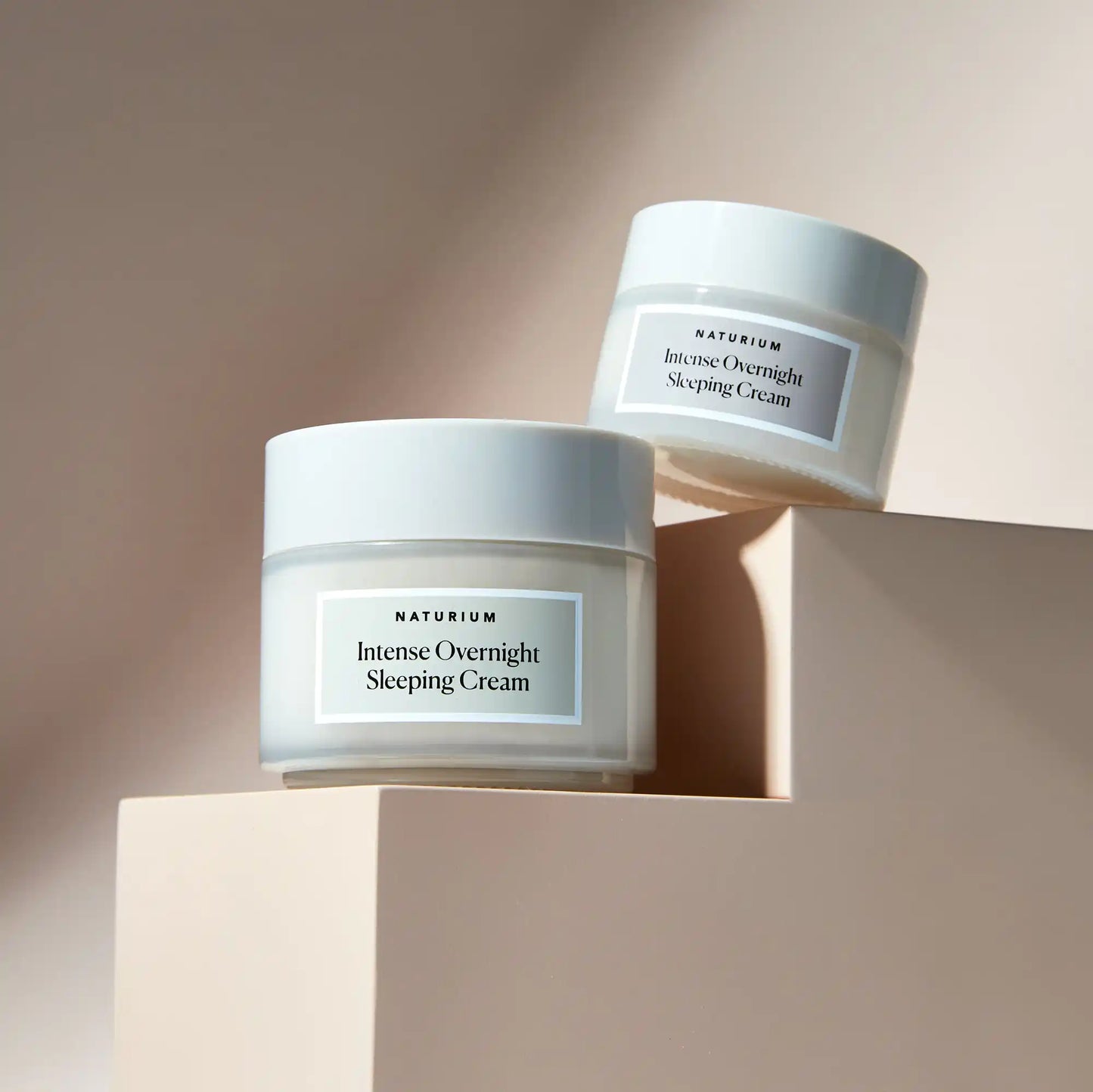 intense-overnight-sleeping-cream-jumbo-g4 11_18_2021_Naturium0552-crop.webp
